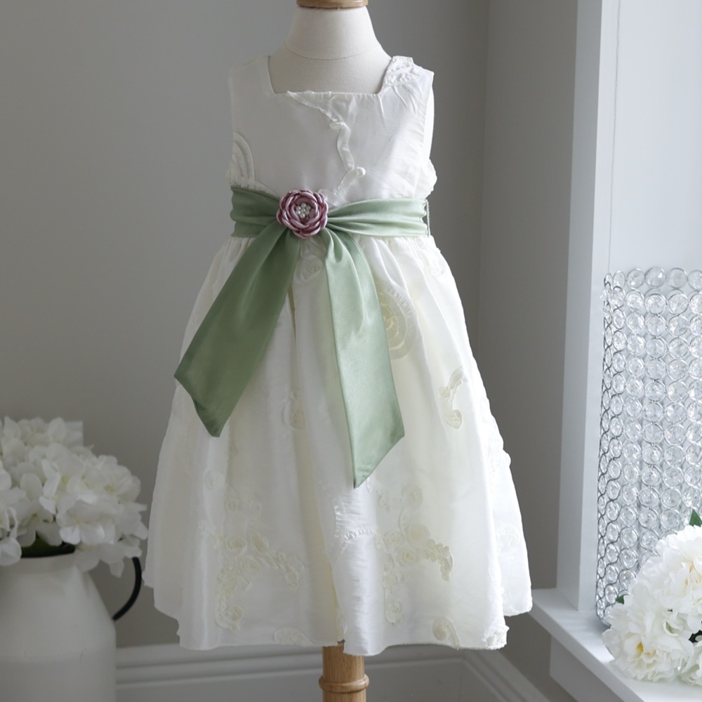 NWOT Girls White Spring Flower-girl Dress Sage Sash Dusty Rose Soutache Size 4
